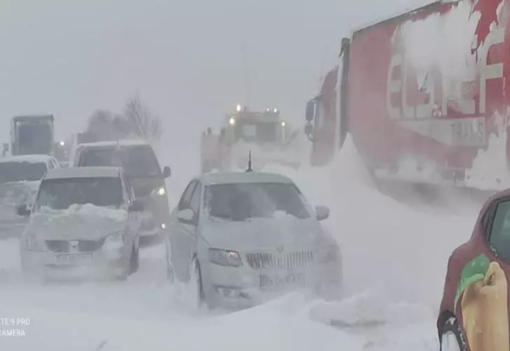 Ce trebuie să faci dacă rămâi blocat cu mașina pe câmp, în plină iarnă