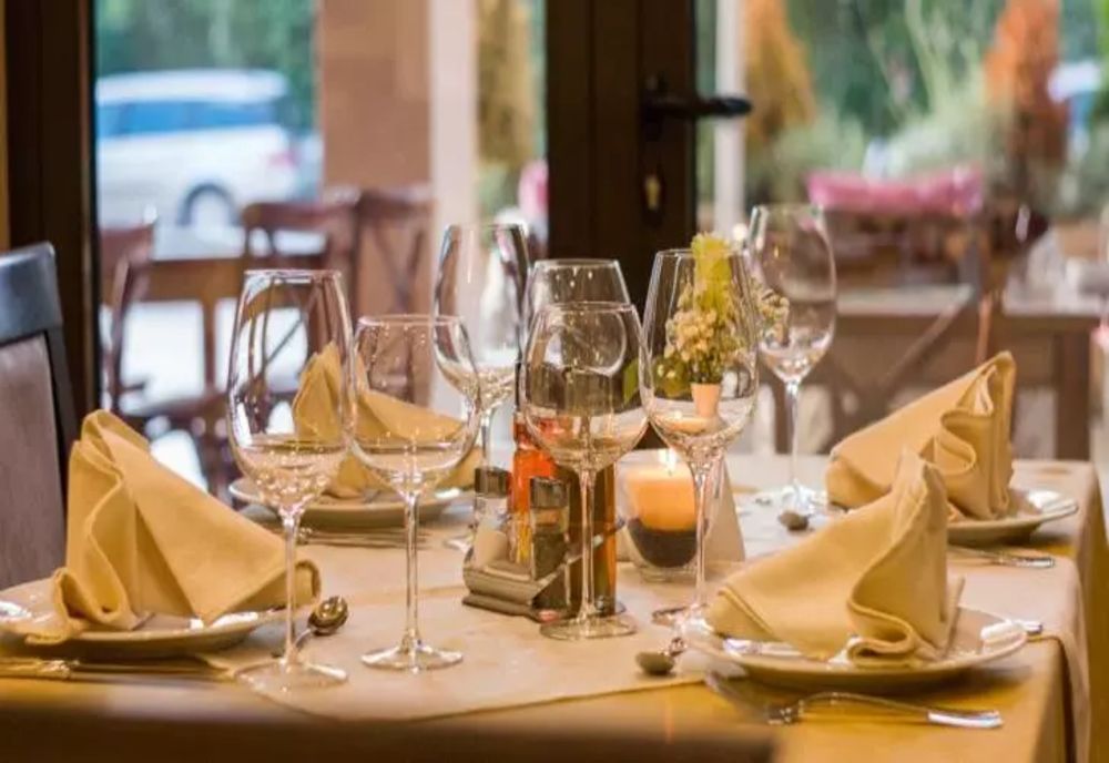 Schimbare majoră în toate restaurantele din România, de astăzi - Ce urmează să găsească clienții pe mese