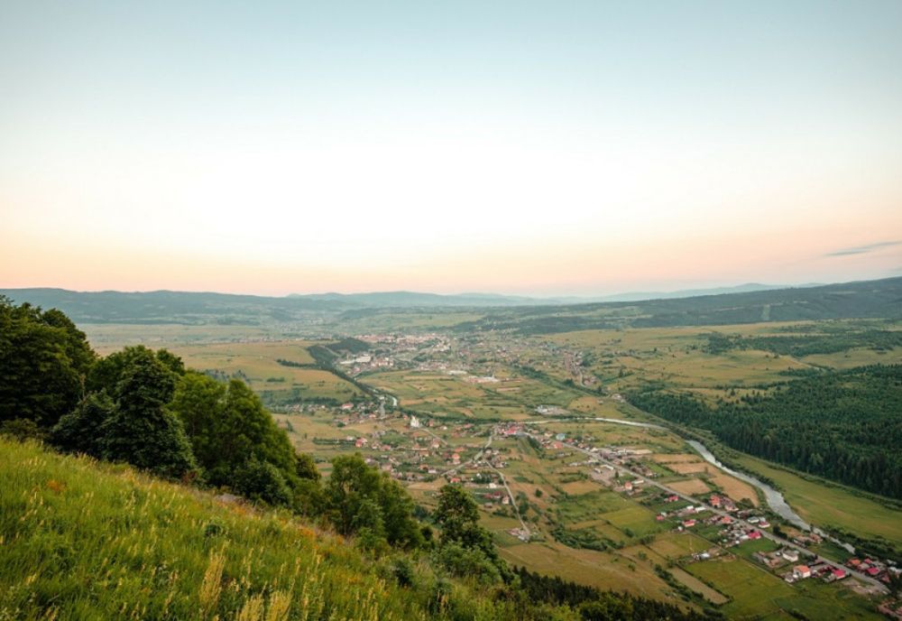 FOTO: Cât costă să te dai cu bobul la Toplița. Pista de bob Alpine Coaster din Harghita e cea mai mare din România