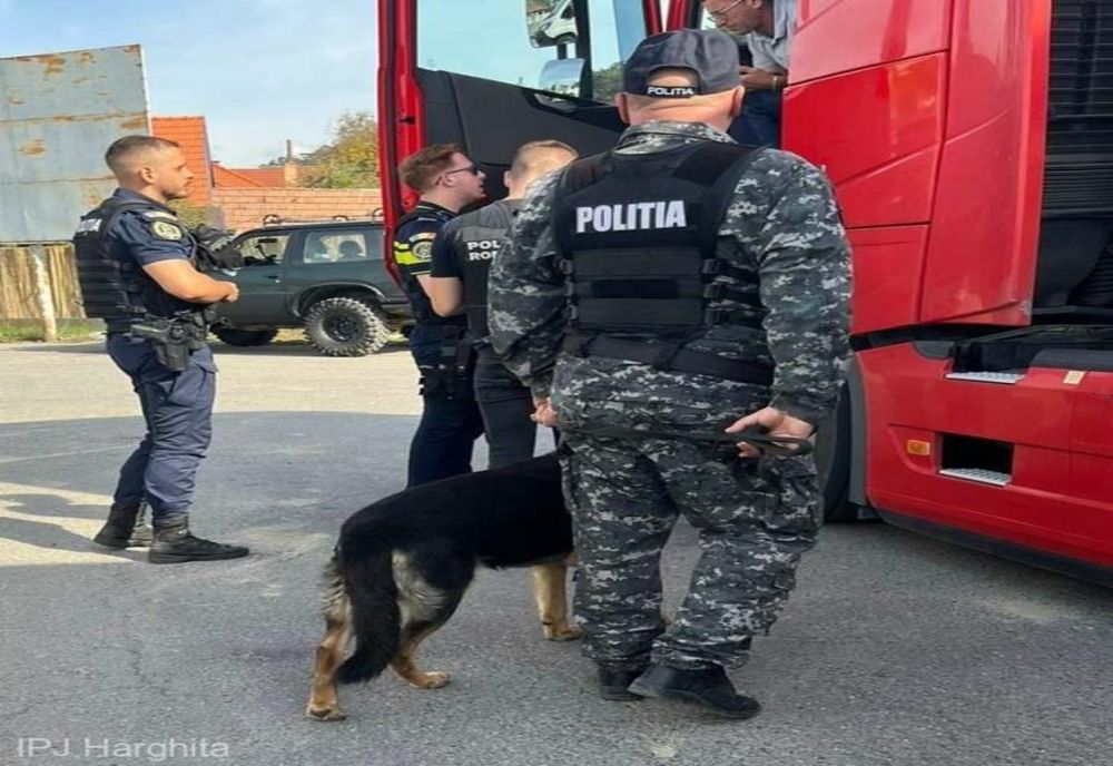 ACŢIUNI CU FORŢE MĂRITE ALE POLIŢIŞTILOR, ÎN MAI MULTE LOCALITĂŢI; S-AU APLICAT AMENZI DE 20.000 LEI