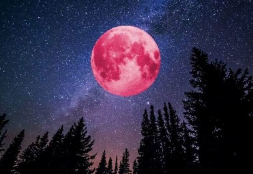 „LUNA CĂPȘUNĂ” VA APĂREA PE CERUL SERII MARȚI, 10 IUNIE