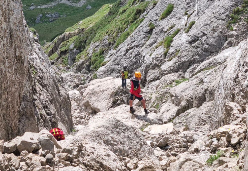 Căutările tânărului dispărut în Bucegi continuă sâmbătă. Salvamont: „Încă nu avem indicii clare despre direcția urmată”