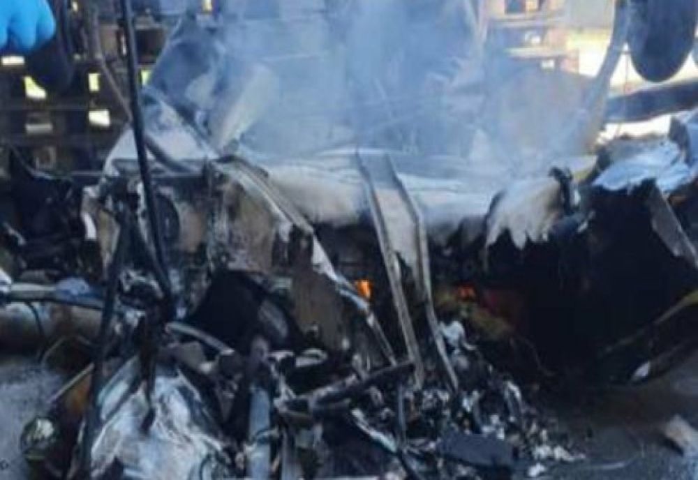 UN PLANOR S-A PRĂBUȘIT UN CURTEA UNEI FABRICI, DOUĂ PERSOANE AU MURIT