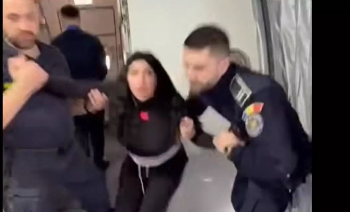Scandal pe Aeroportul Otopeni. O mamă acuză un tratament abuziv