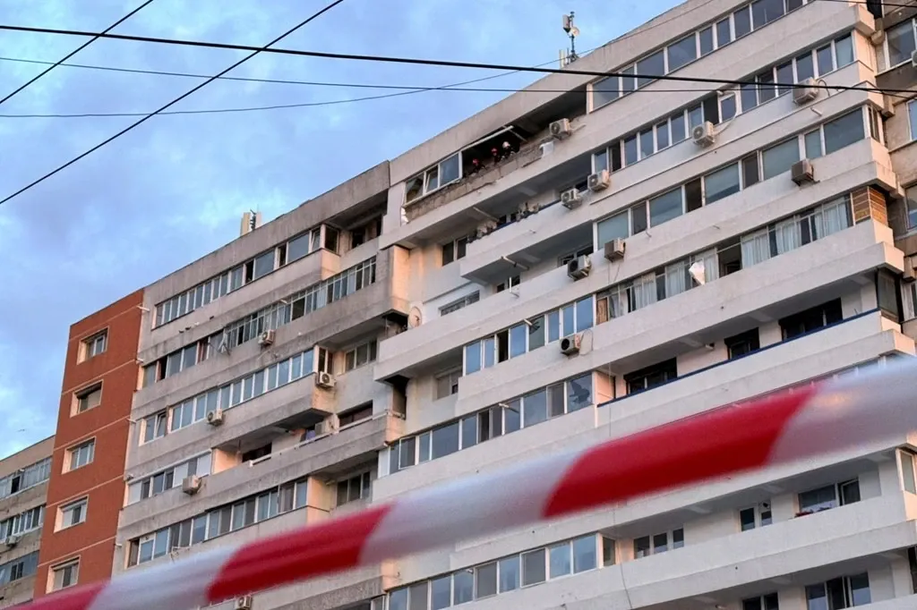 Măsuri de urgență după explozia dronei din Galați. Locatarii pot opta pentru relocare