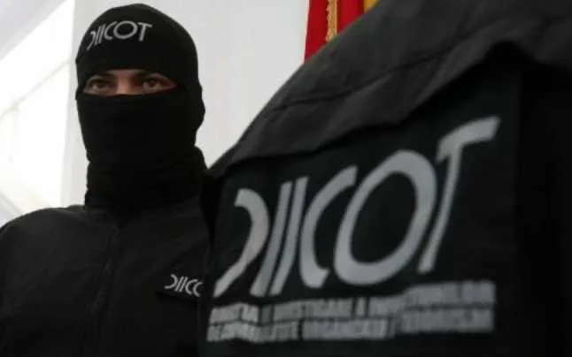 Suedez căutat pentru atentate la comandă, prins în România. Ce a găsit DIICOT în locuința lui
