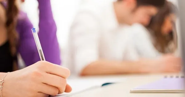  Peste 33.000 de candidați susțin examenul național de Bacalaureat în sesiunea de toamnă: primele rezultate, pe 18 august
