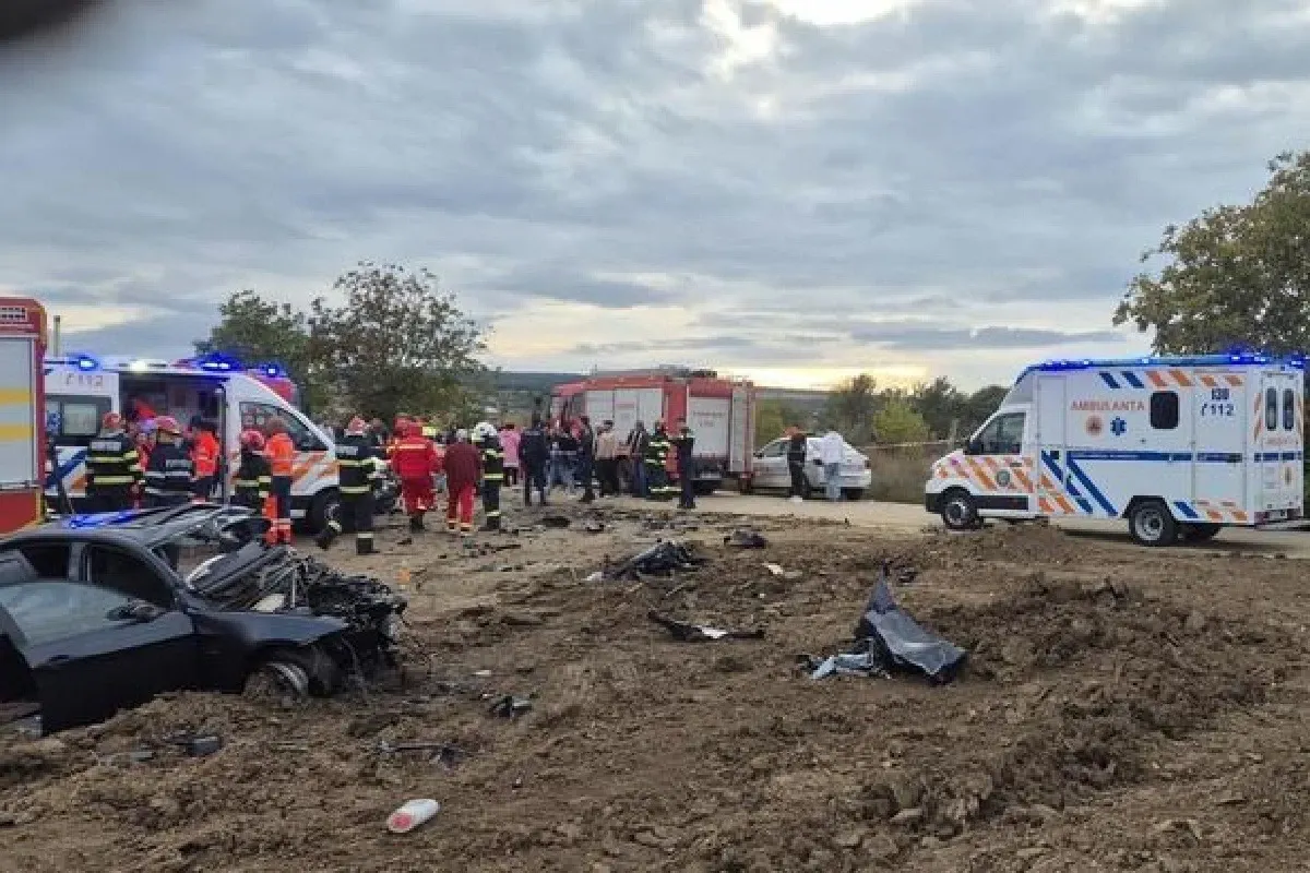 Tragedie pe drumul dintre Pașcani și Brătești. Trei oameni au murit, iar alte două persoane au fost rănite