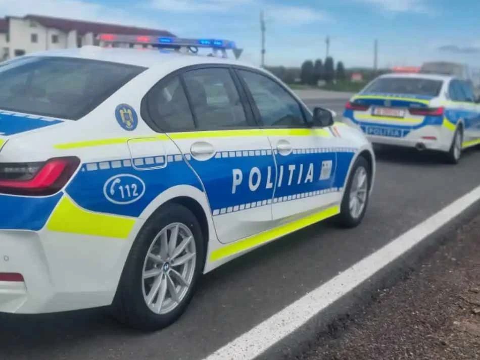 Tragedie cumplită în Vrancea! Doi tineri au murit carbonizați după ce o mașină a intrat într-un cap de pod și a luat foc
