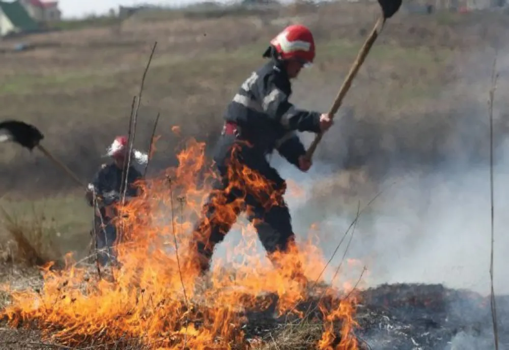 3 incendii în week-end în judeţul Harghita. Pompierii fac un apel la cetăţeni să respecte măsurile pentru prevenirea incendiilor 