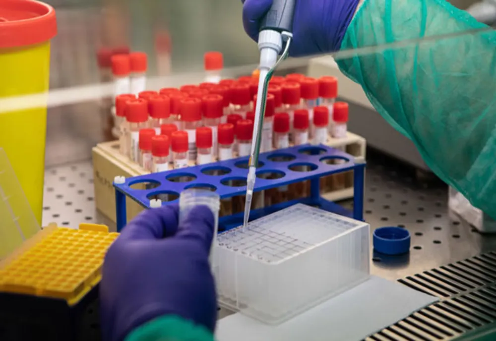 6.879 de persoane infectate cu Covid-19 la nivel naţional. Judeţul Harghita rămâne cu 7 cazuri confirmate