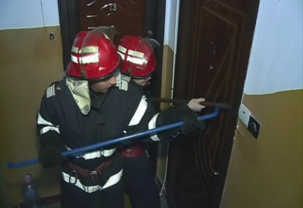 Femeie de 65 de ani găsită moartă în propria locuință