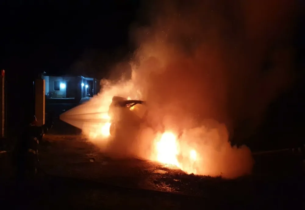 O casă a luat foc în comuna Dealu
