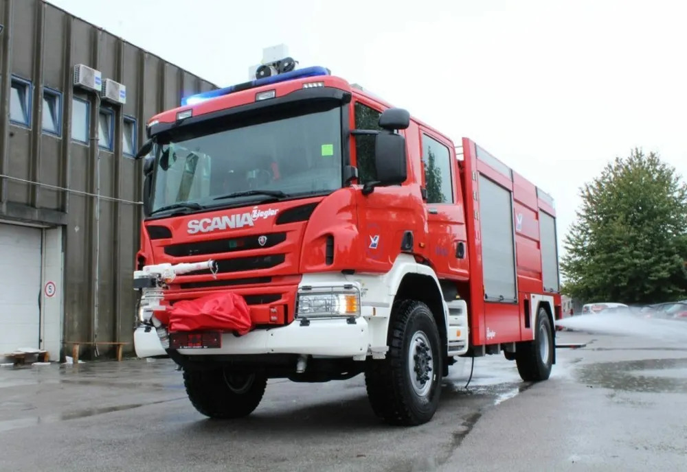 Arde o maşină din Miercurea Ciuc 