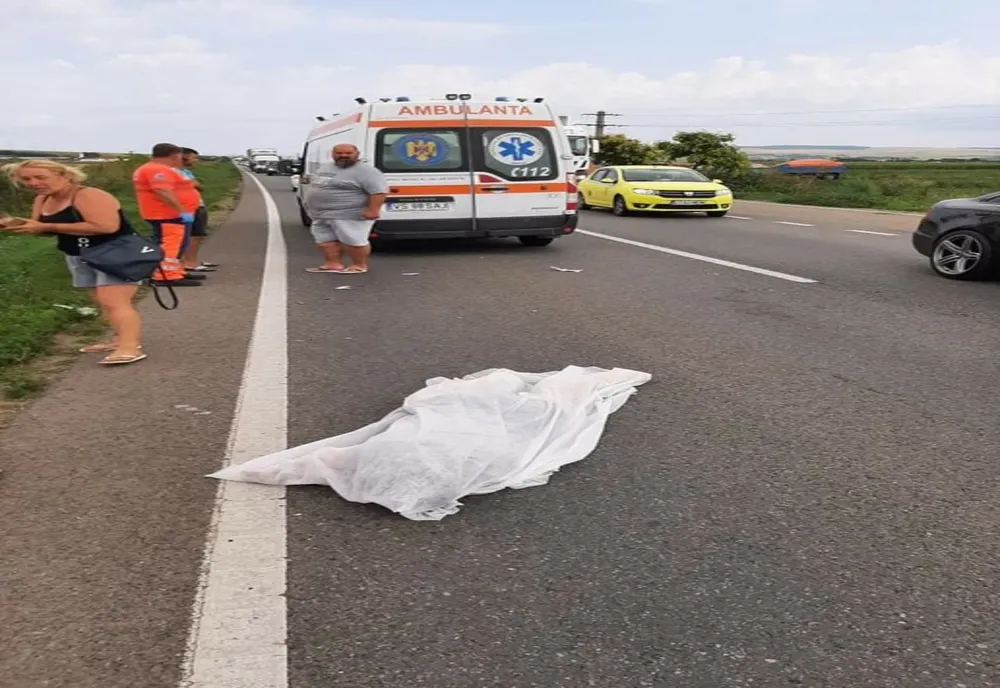 Un bărbat de 35 de ani a murit într-un accident rutier