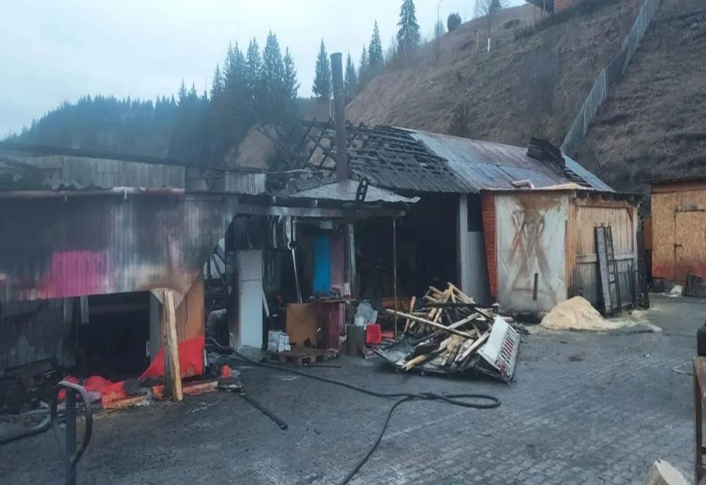 Incendiu într-un bloc din Harghita Băi! 20 de persoane s-au autoevacuat!