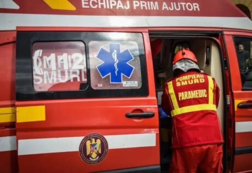 8 persoane asistate medical de paramedicii SMURD