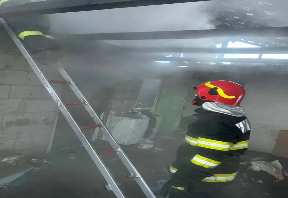 Incendiu la o casă din comuna Avrămești