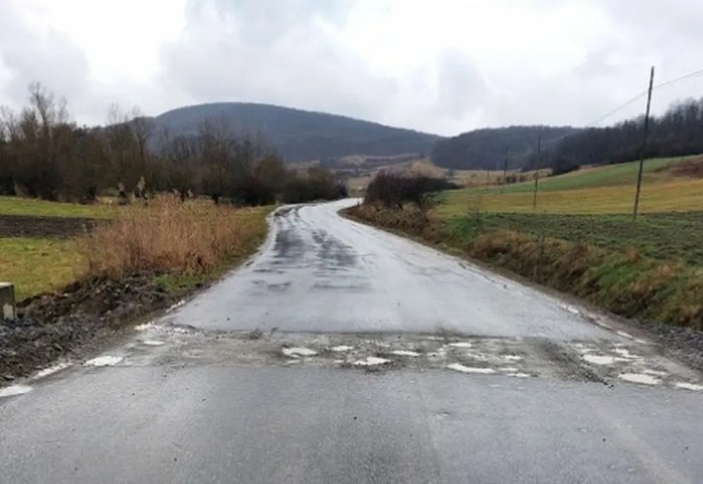 CJ Harghita a reclamat la Poliţie o firmă care a lucrat la reabilitarea unor tronsoane de drumuri judeţene