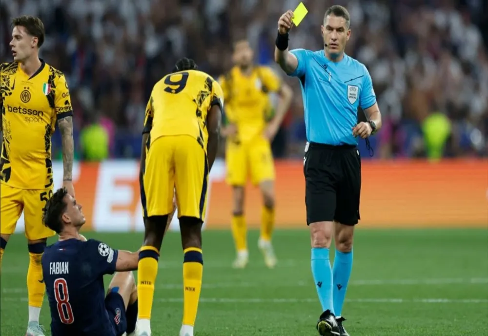 Fotbal / Istvan Kovacs va arbitra meciul Borussia Dortmund - Inter Milano, din Liga Campionilor