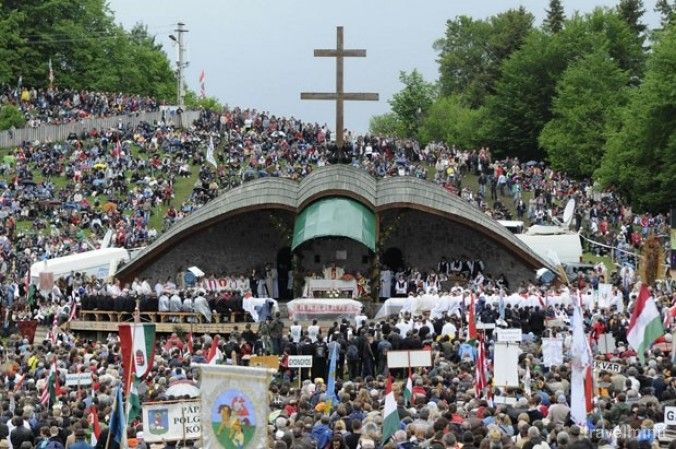 pelerinaj-sumuleu-ciuc-676x449