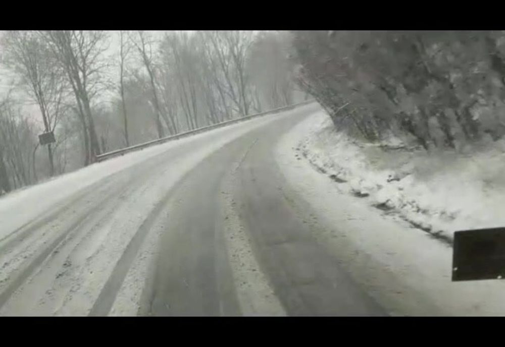 VIDEO. Drumarii intervin cu ultilajele în zona montană din mai multe județe, printre care și Harghita