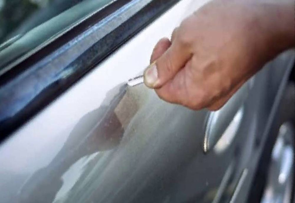 Bărbat de 50 de ani din Odorheiu Secuiesc, bănuit că a distrus 5 maşini