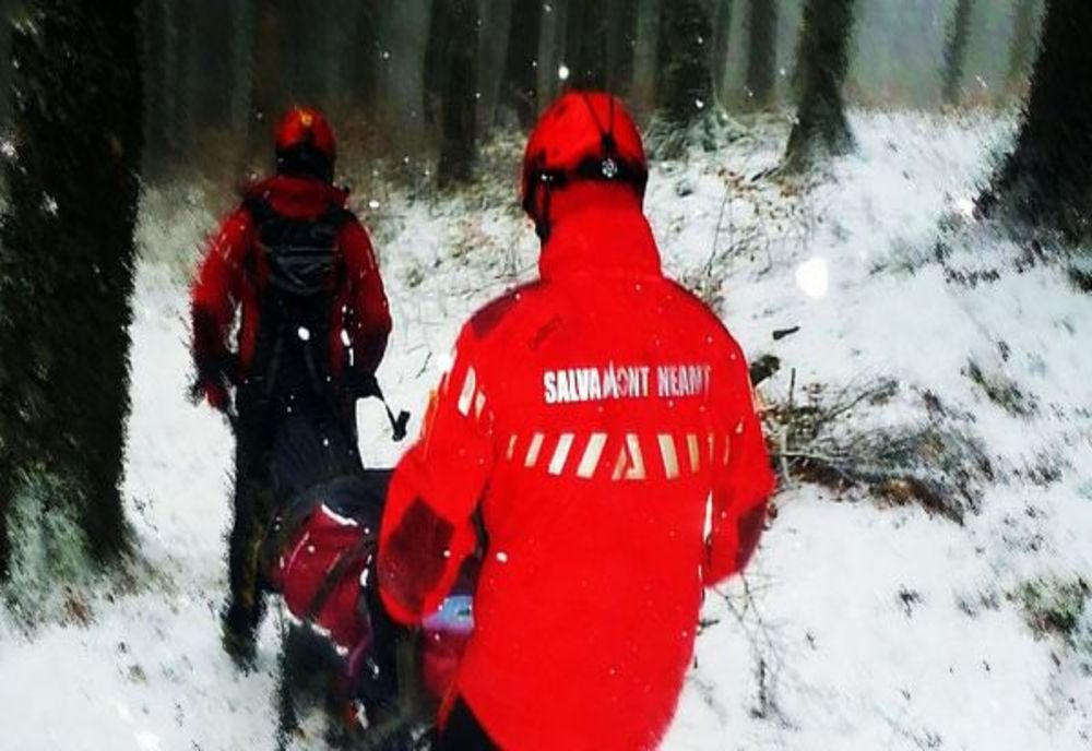 Persoană moartă pe munte, la granița dintre județele Harghita și Neamț