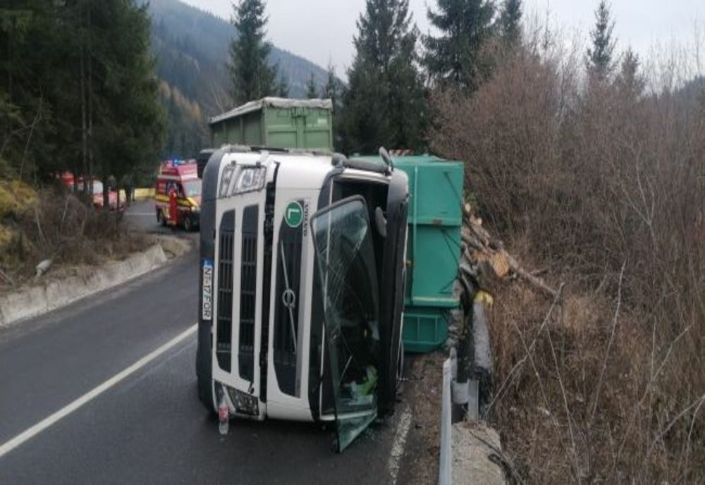 Scurgeri de combustibil în urma unui accident rutier!