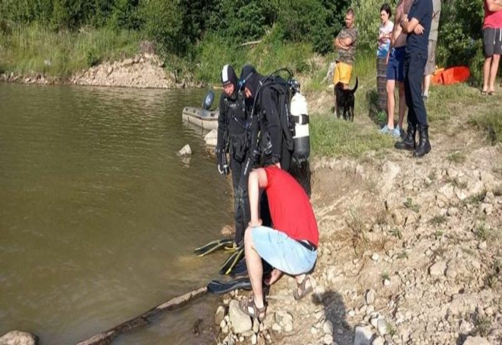 A încercat să se răcorească și a murit!