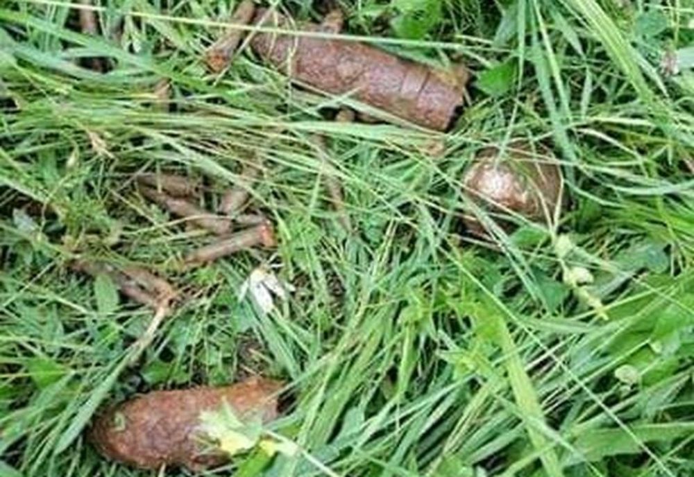 30 de elemente de muniție descoperite de un detectorist autorizat