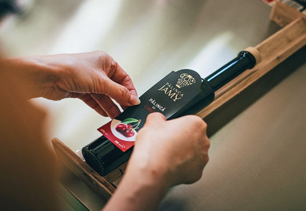 După Afaceri, revista de lifestyle a ZF: O familie din Odorheiu Secuiesc a creat un brand de palincă şi ţinteşte afaceri anuale de 100.000 de euro