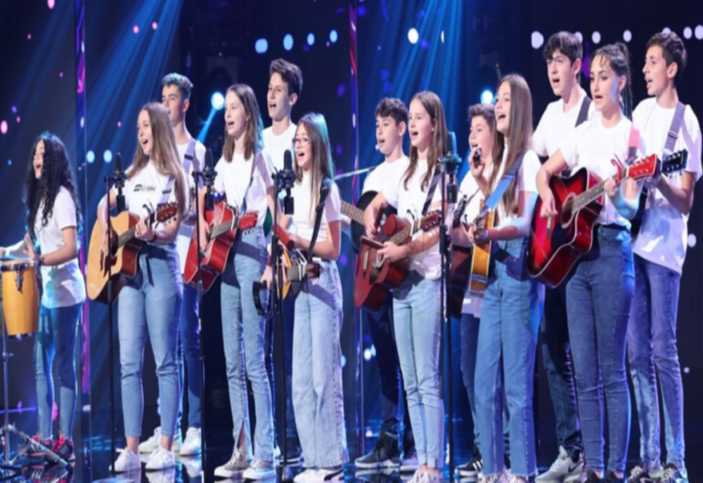 Folk Călimănel – „copiii” preotului Petru Cătinean au făcut senzație la „Românii au talent”