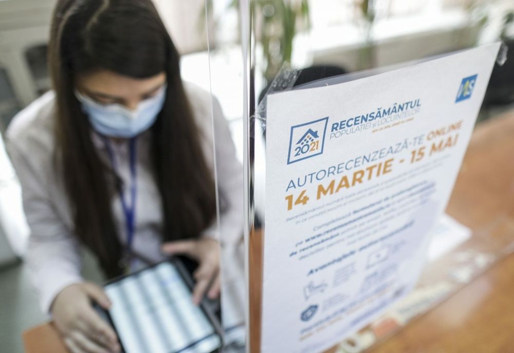 Locuitorii judeţului Harghita care se află la studii sau la muncă în străinătate, îndemnați să se autorecenzeze