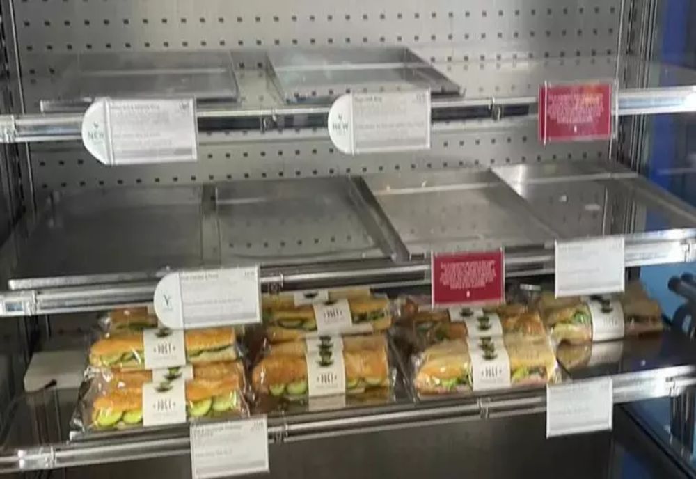 Isterie alimentară în UK, cumpărătorilor li se smulg semipreparatele și sandvișurile din mână