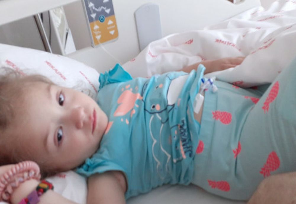 O fetiță de trei anișori, cu tumoră pe creier, are nevoie de ajutorul tău!