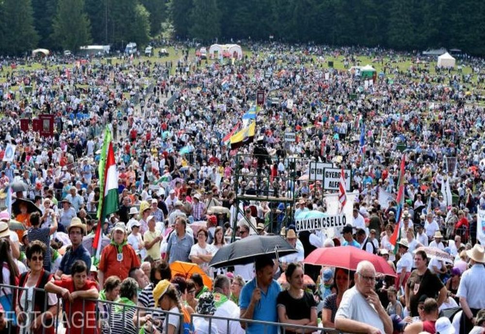 39 de persoane au fost asistate medical la procesiunea religioasă de la Şumuleu Ciuc