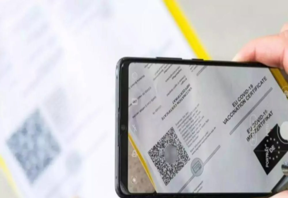 Impactul uriaș al unui fake news despre certificatele COVID: cererile au crescut cu 8.500 la sută în România