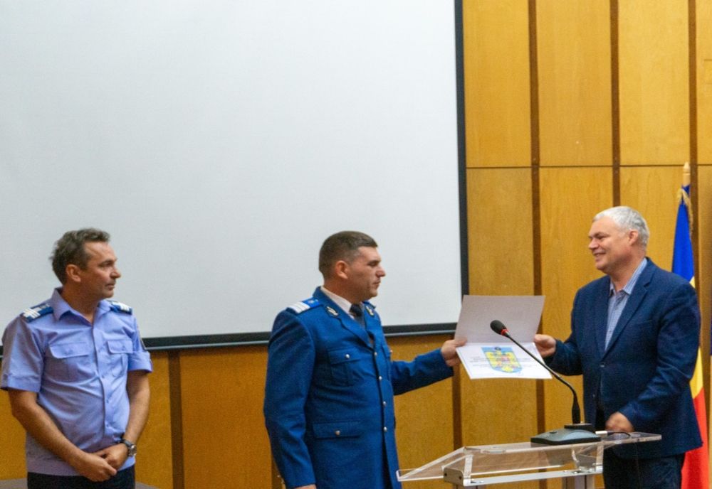 Jandarmii care au intervenit la Praid, recompensați de prefect