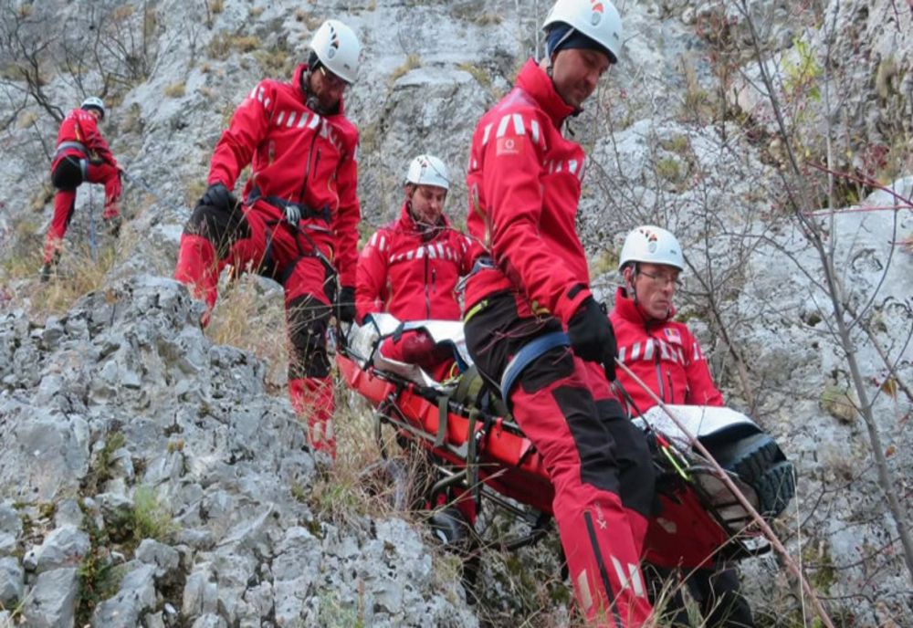 Copilde 13 ani rănit pe munte!