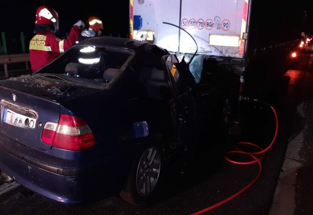 Accident rutier cu 4 victime, în Harghita! O maşină a căzut în prăpastie!