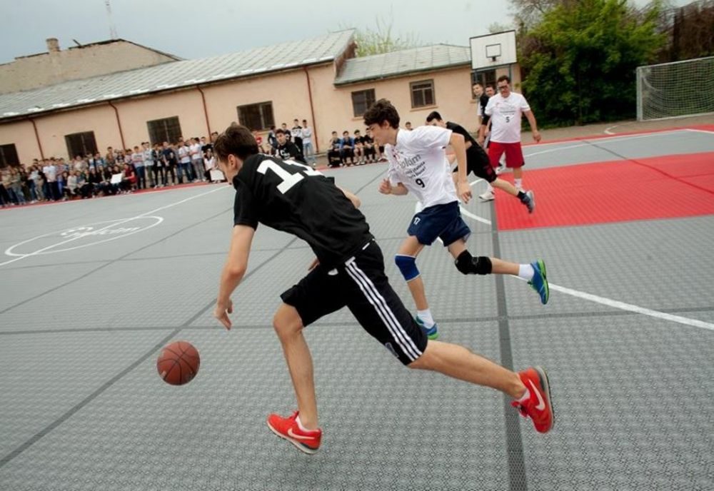 Camera Deputaților: Primăriile trebuie să aloce cel puţin 30% din buget pentru activităţi sportive pentru copii şi juniori