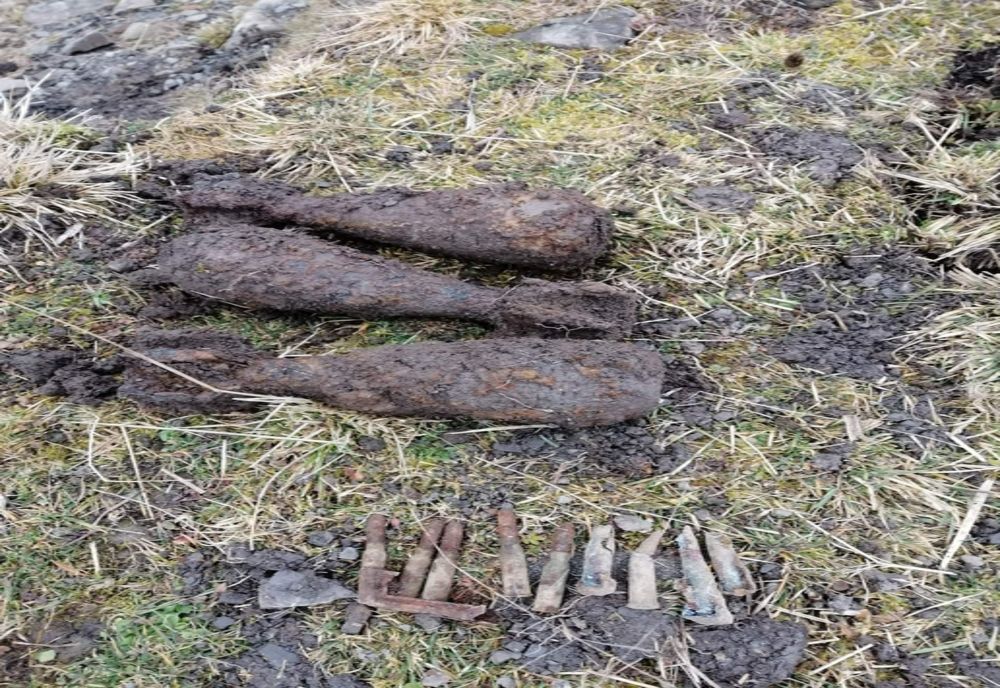 3 bombe descoperite în Valea Uzului
