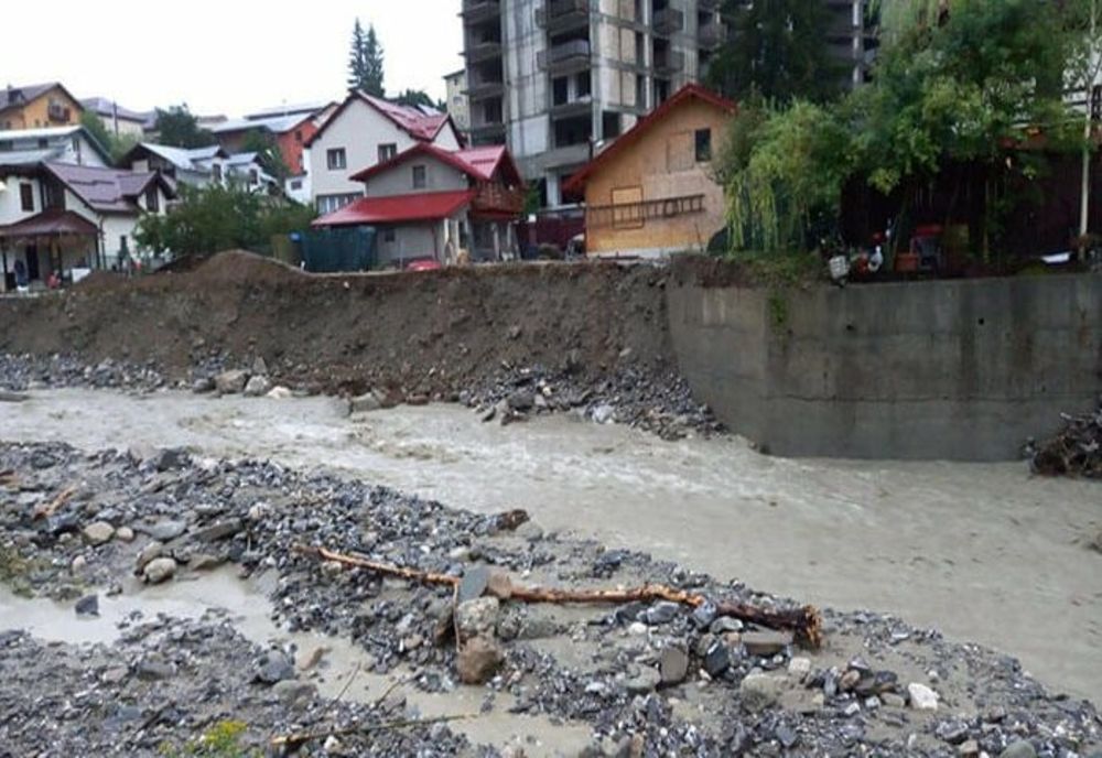 Persoană căzută într-un pârâu