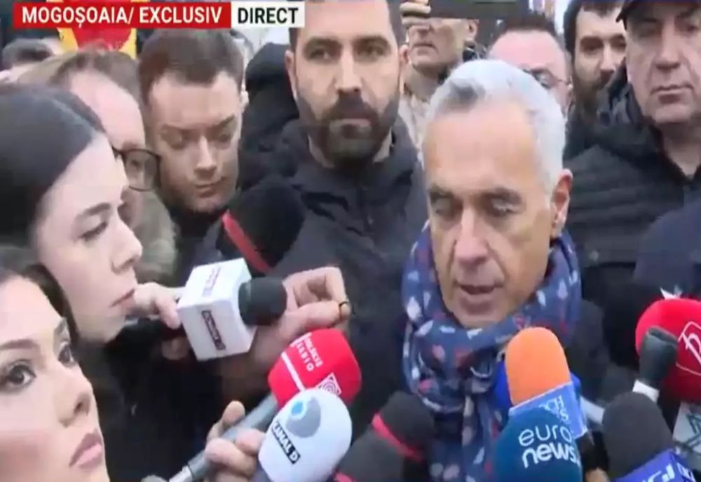 CĂLIN GEORGESCU A VENIT LA SECȚIA DE VOTARE DIN MOGOȘOAIA, DEȘI CCR A ANULAT ALEGERILE