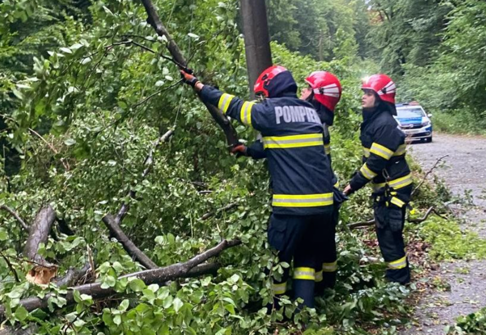 IGSU: FENOMENELE METEO SEVERE AU AFECTAT 81 DE LOCALITĂȚI DIN 19 JUDEȚE 