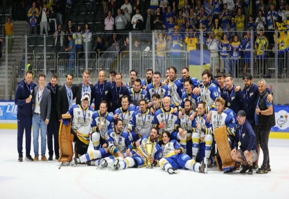 HOCHEI. CORONA BRAȘOV A CUCERIT SUPERCUPA ROMÂNIEI