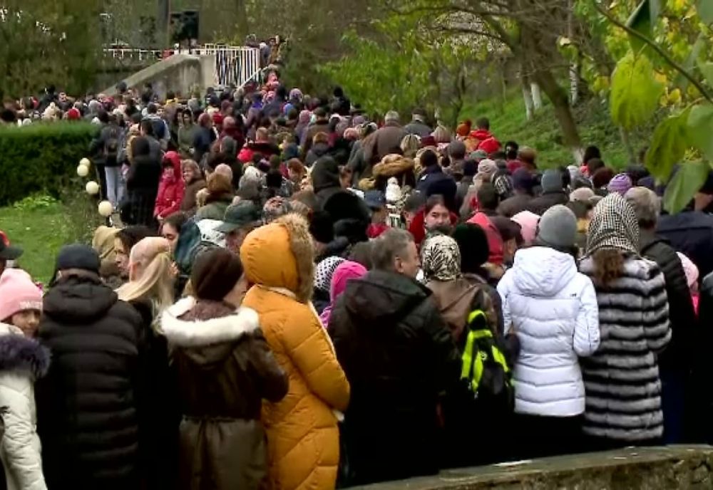 CONTINUĂ PELERINAJUL PE DEALUL MITROPOLIEI DIN CAPITALĂ