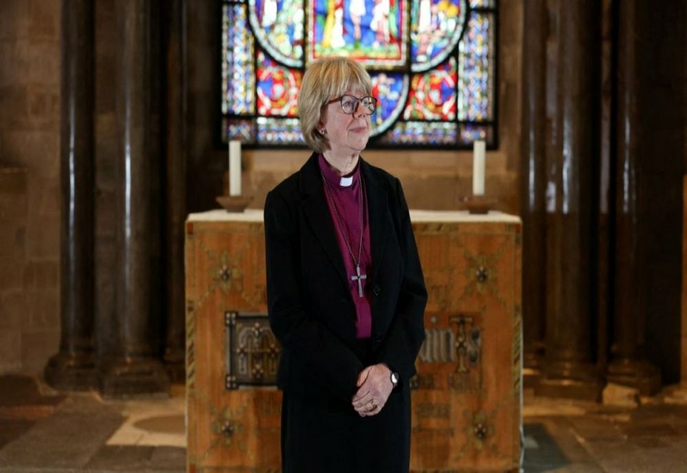 SARAH MULLALLY, PRIMA FEMEIE DIN ISTORIE CARE VA CONDUCE BISERICA ANGLICANĂ