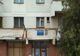 Școală din România, improvizată într-un bloc de locuințe. Pentru a merge la baie, elevii coboară de la etajul 4 la parter